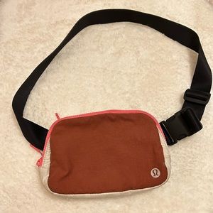 Lululemon Everywhere Belt Bag